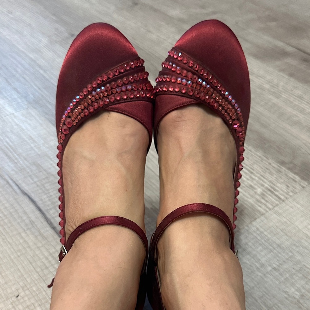 Elegant Red Satin burlesque Women's Shoes with Swarovski crystals size 7